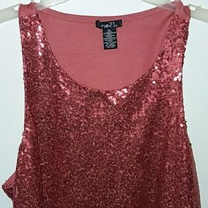 Sequin tank